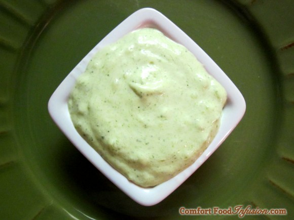 Creamy Cilantro Spread. A versatile dip with mayonnaise and yogurt as a base.
